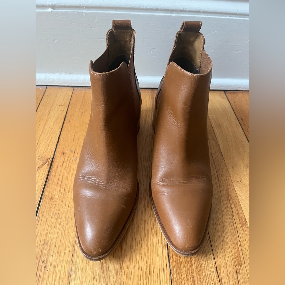 Everlane Camel Pointed toe Chelsea Boots size 10 Women’s